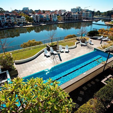 East Perth Suites Hotel Экстерьер фото