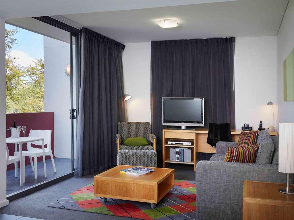 East Perth Suites Hotel Экстерьер фото