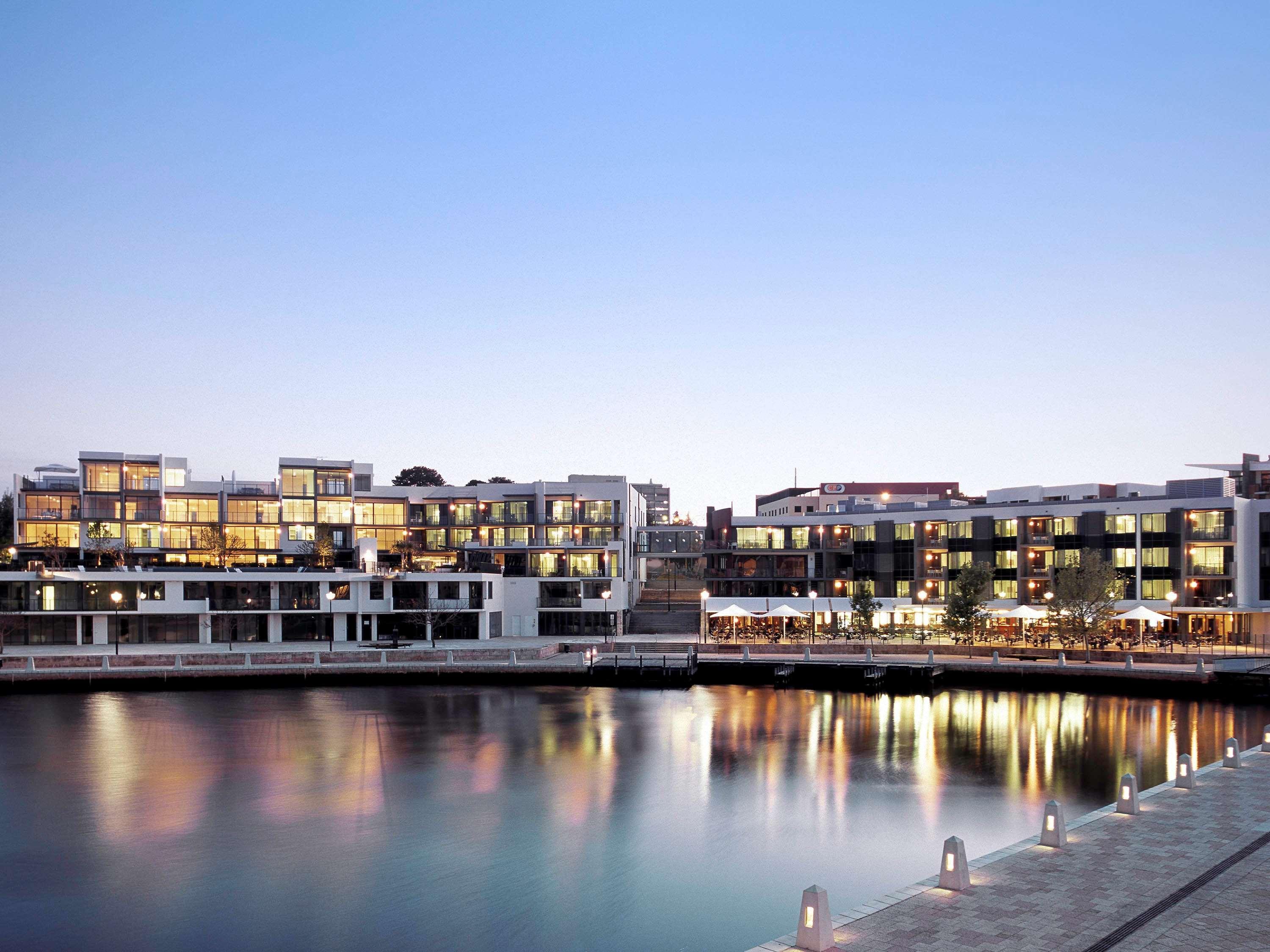 East Perth Suites Hotel Экстерьер фото