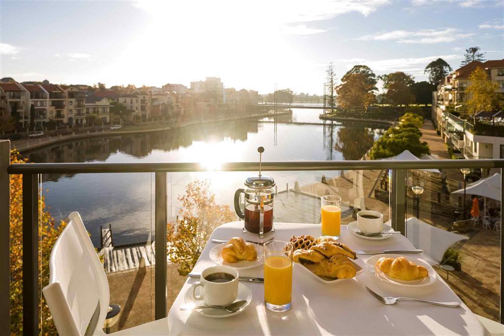 East Perth Suites Hotel Экстерьер фото
