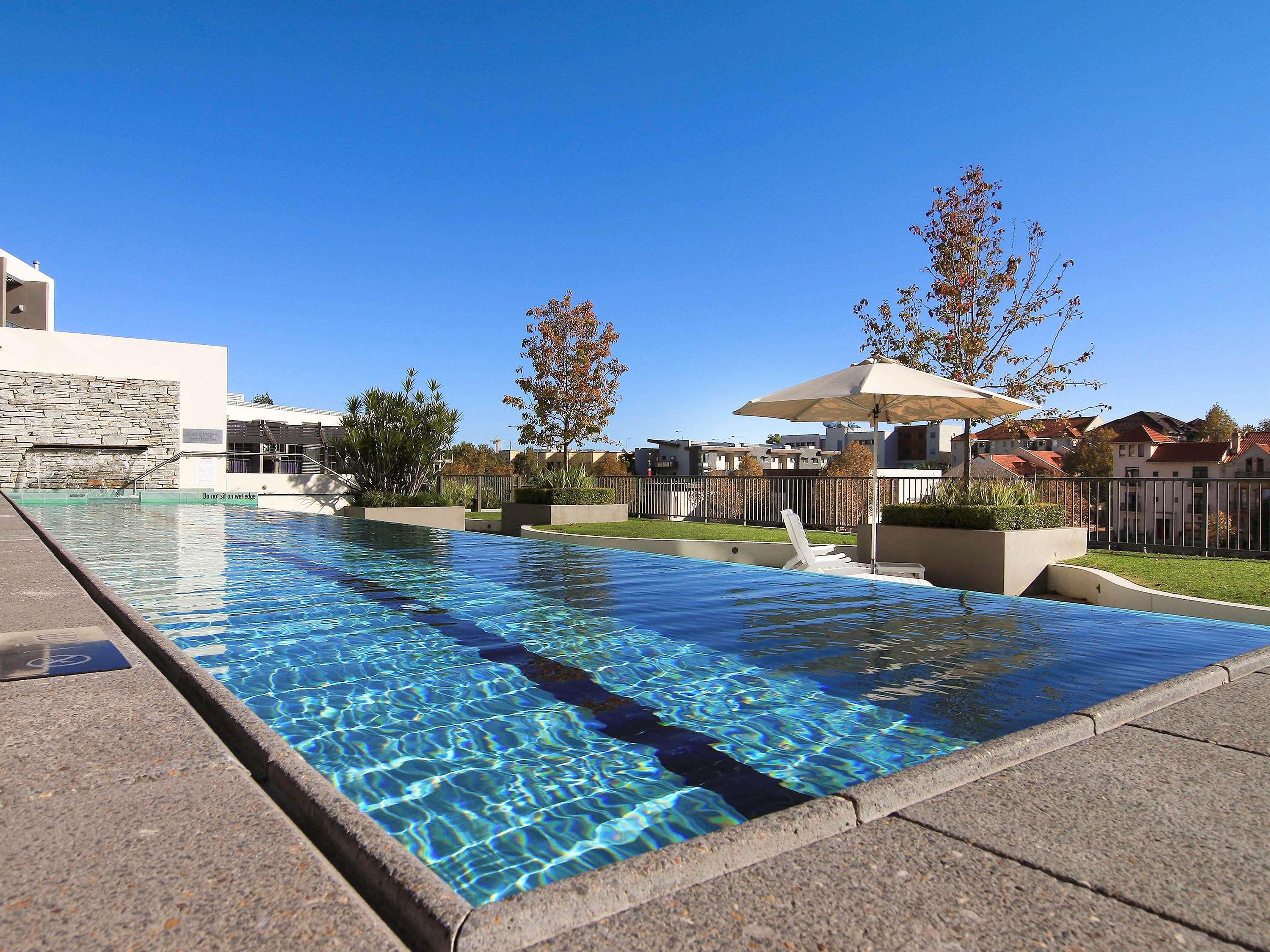 East Perth Suites Hotel Экстерьер фото
