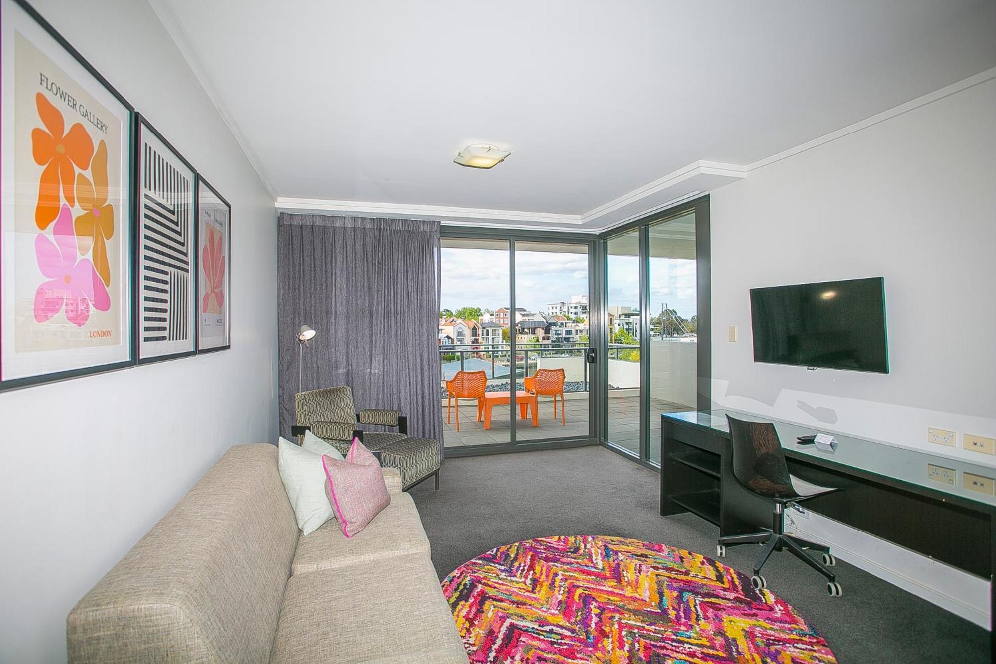 East Perth Suites Hotel Экстерьер фото