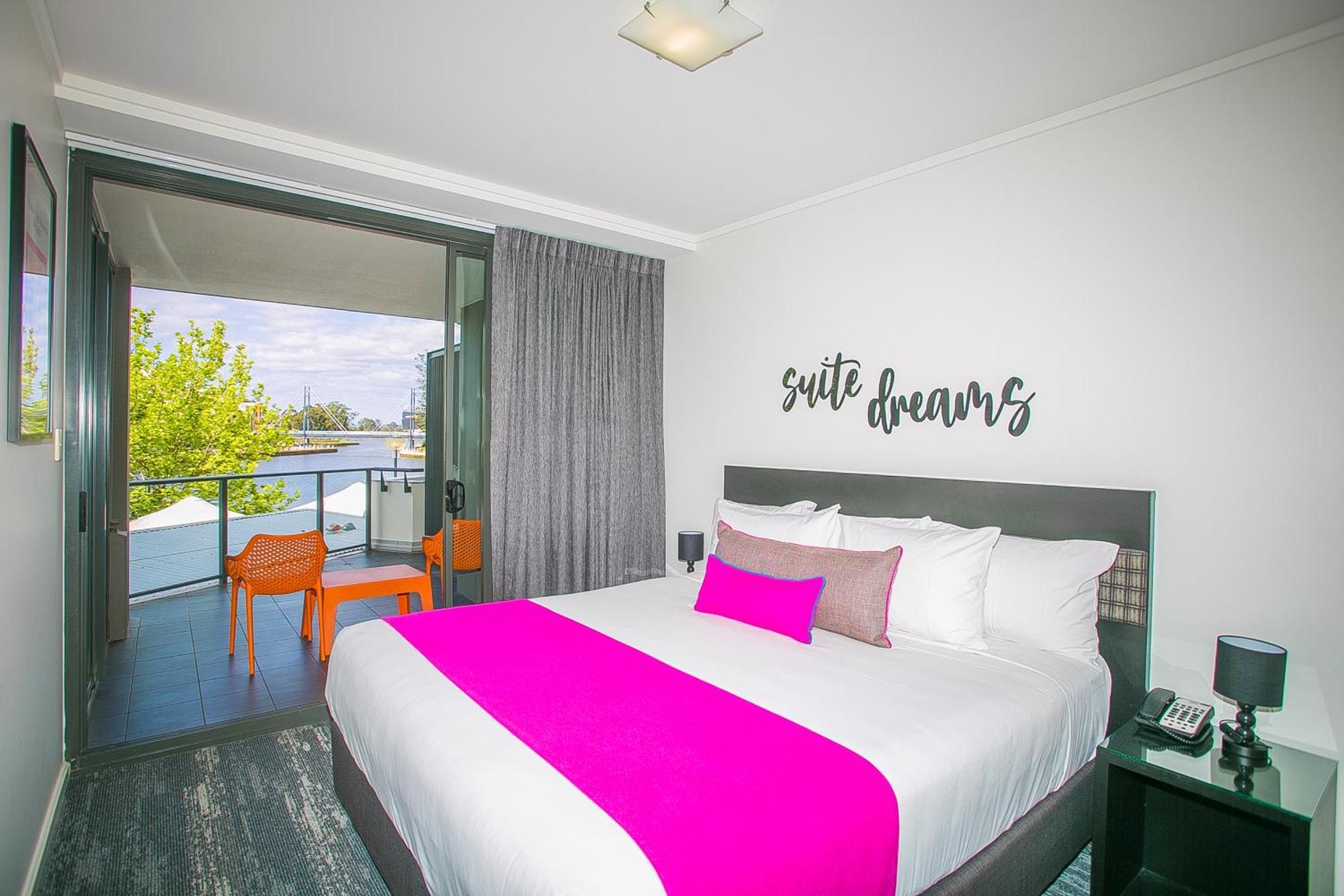 East Perth Suites Hotel Экстерьер фото