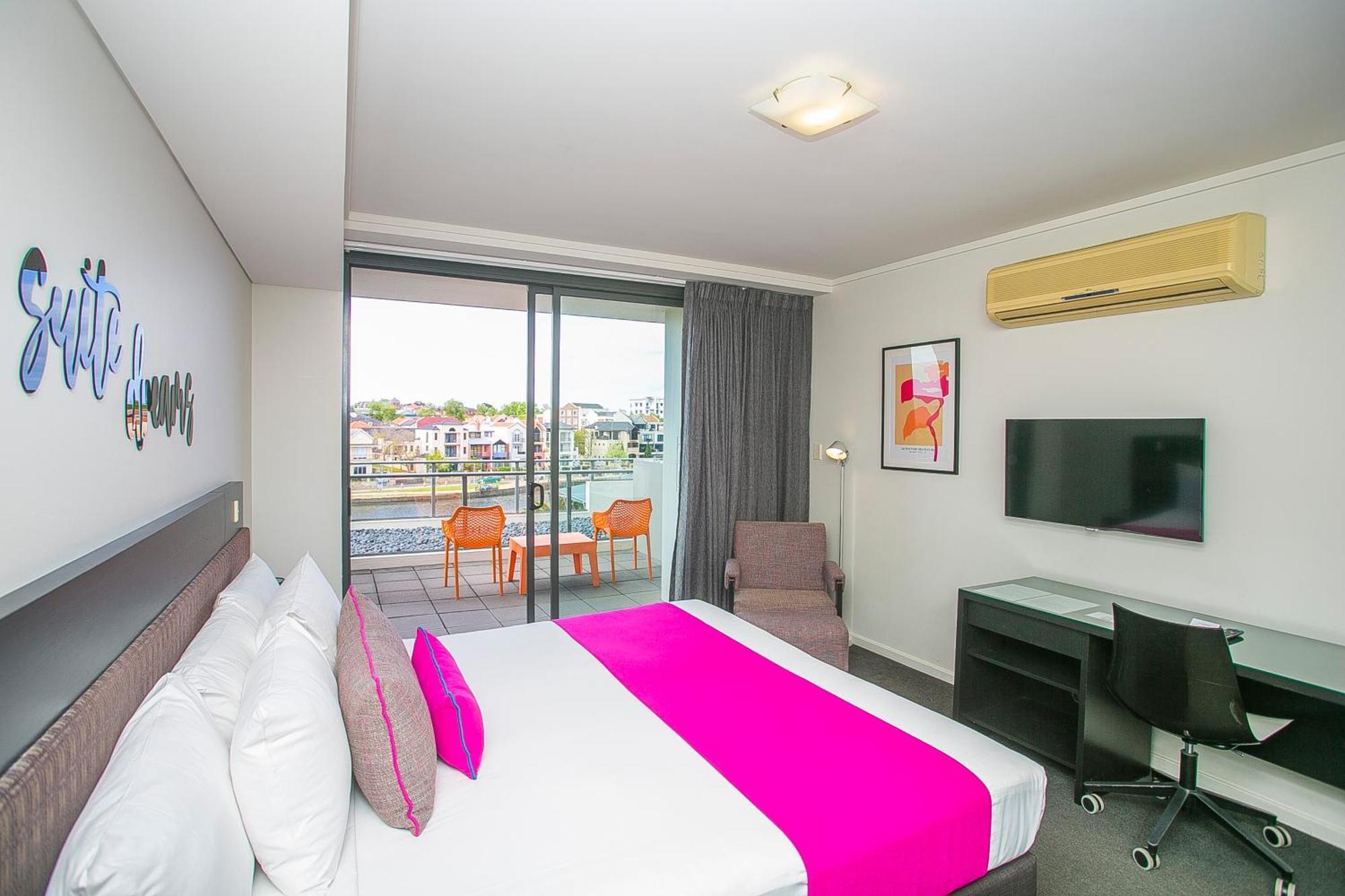 East Perth Suites Hotel Экстерьер фото