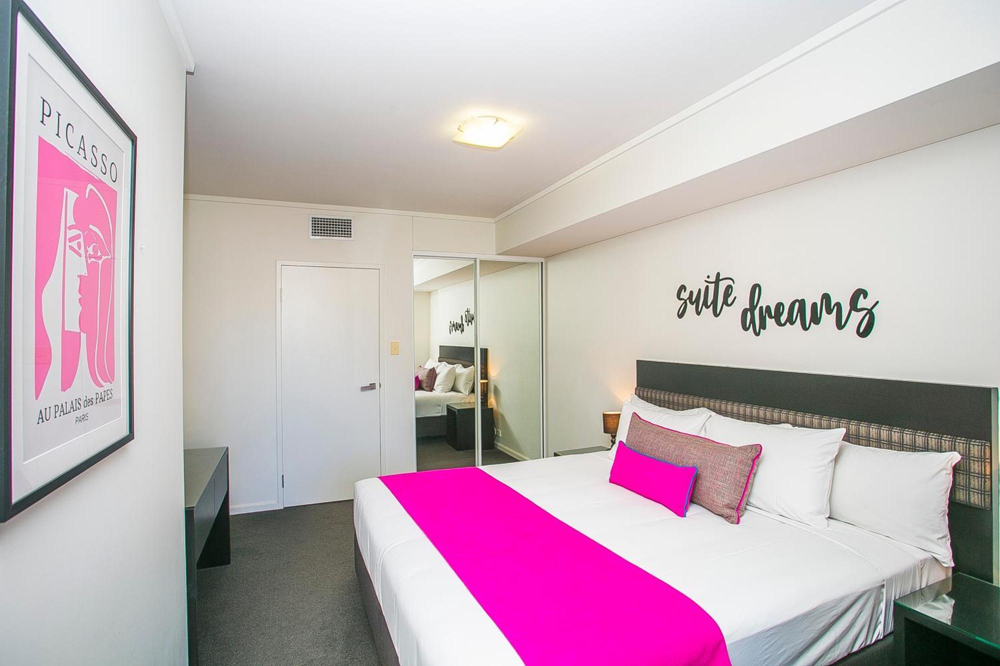 East Perth Suites Hotel Экстерьер фото