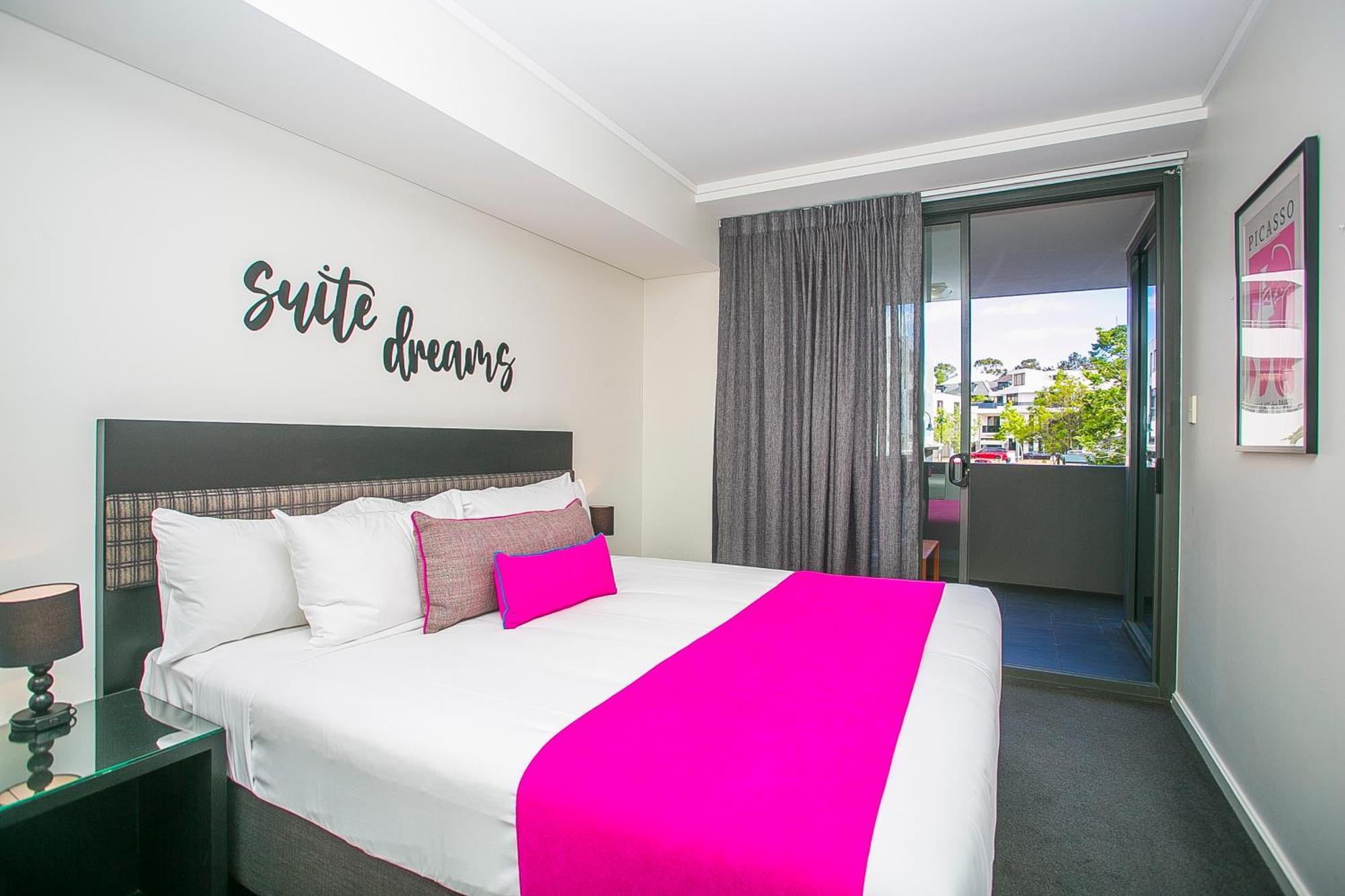 East Perth Suites Hotel Экстерьер фото